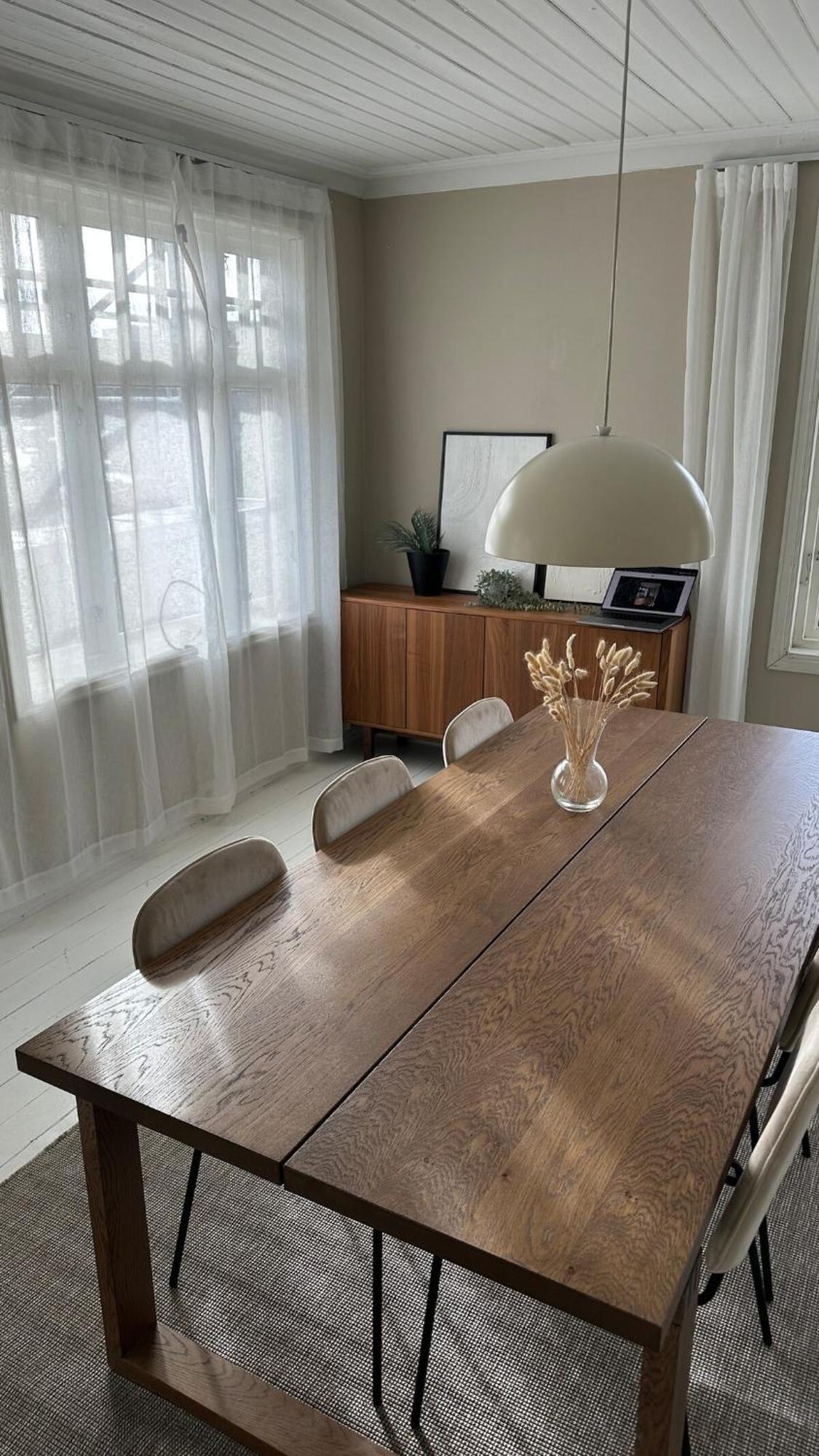Centrally Located 8-room Detached House Haugesund